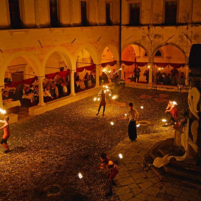 Cena Rinascimentale Dama Castellana