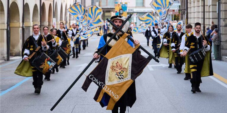 I Tamburi e Sbandieratori festeggiano i 40 anni di attività